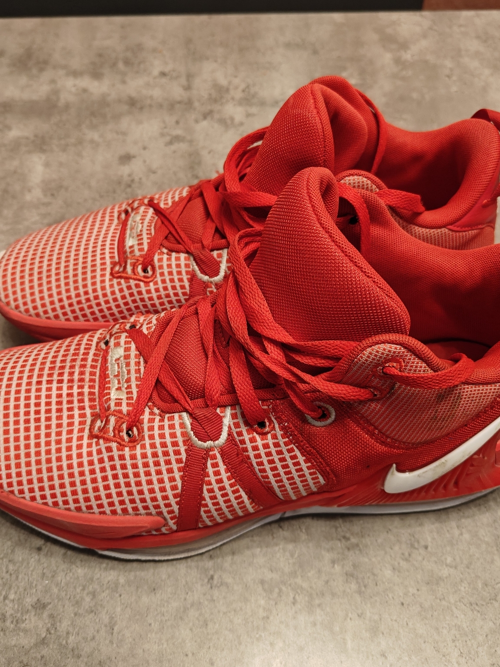 Nike LeBron Witness 7 TB | Basketball Shoes | University Red | MENS 12